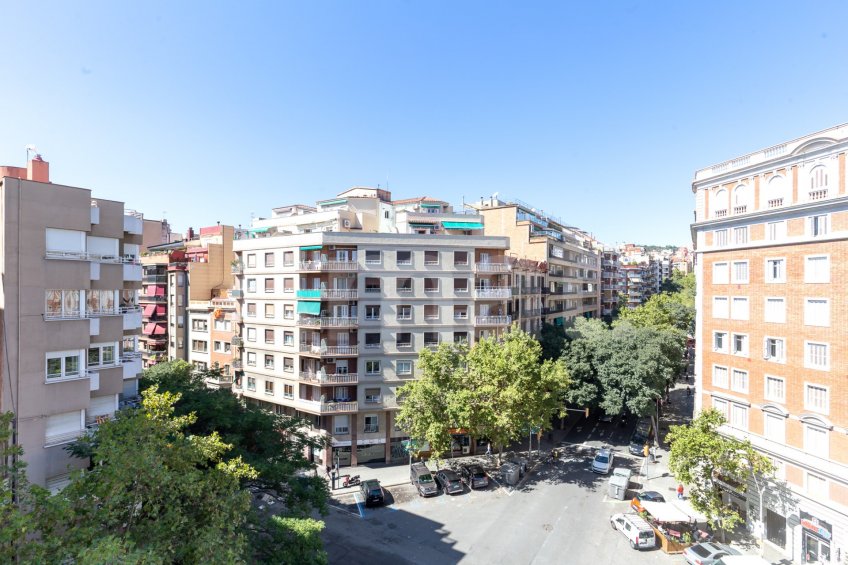 Flat with tourist license and views of the Sagrada Familia -36