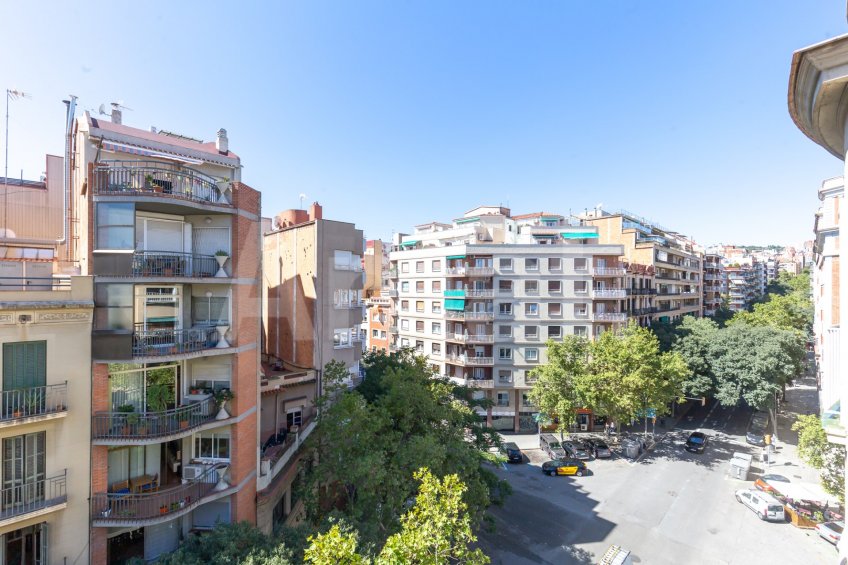 Flat with tourist license and views of the Sagrada Familia -38