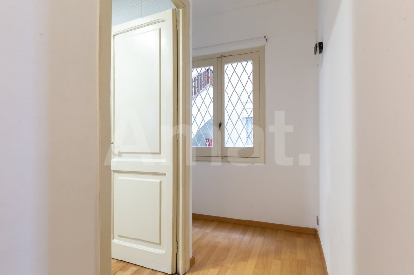 Flat with tourist license and views of the Sagrada Familia -8