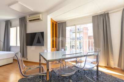 Flat with tourist license and views of the Sagrada Familia -18