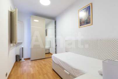 Flat with tourist license and views of the Sagrada Familia -25