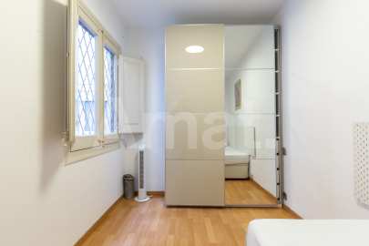 Flat with tourist license and views of the Sagrada Familia -26