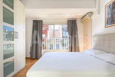 Flat with tourist license and views of the Sagrada Familia -33