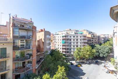 Flat with tourist license and views of the Sagrada Familia -38
