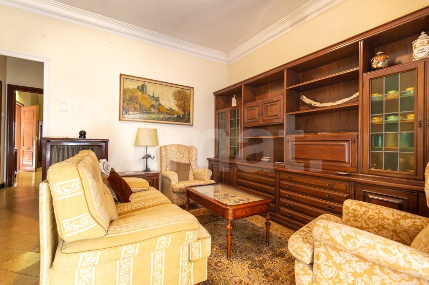Casa con gran potencial en La Sagrera -11