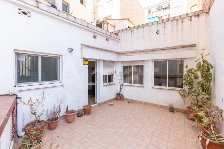Casa con gran potencial en La Sagrera -15