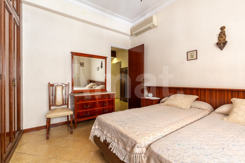 Casa con gran potencial en La Sagrera -32