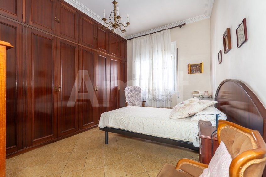 Casa con gran potencial en La Sagrera -33