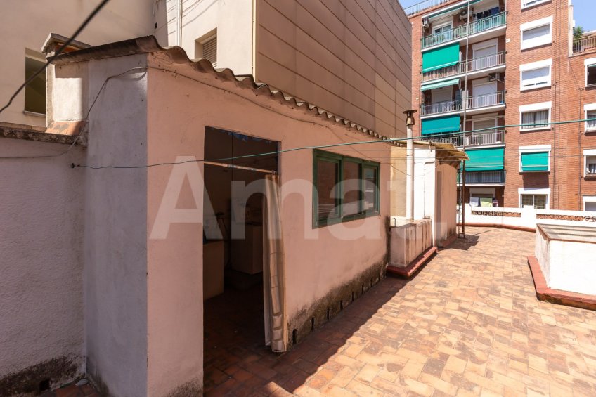 Casa con gran potencial en La Sagrera -40