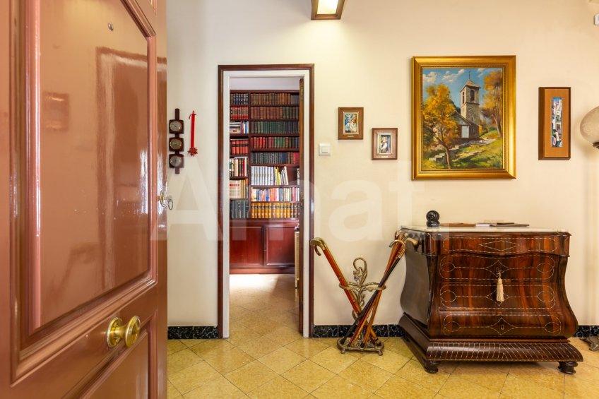 Casa con gran potencial en La Sagrera -5