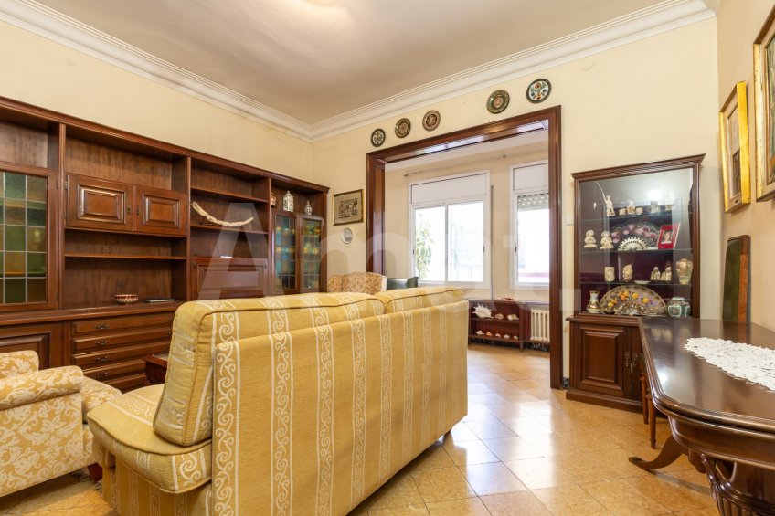 Casa con gran potencial en La Sagrera -7