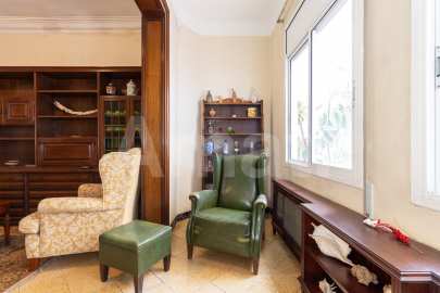 Casa con gran potencial en La Sagrera -13