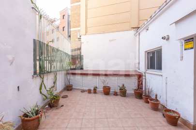 Casa con gran potencial en La Sagrera -18