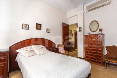 Casa con gran potencial en La Sagrera -35