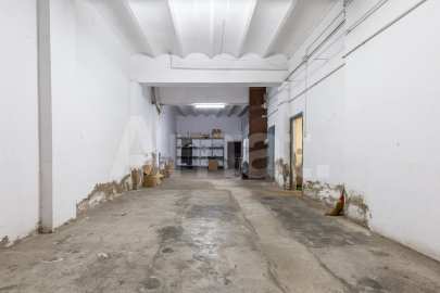 Casa con gran potencial en La Sagrera -44