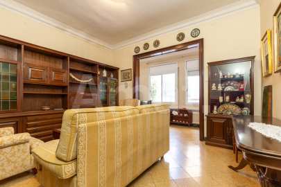 Casa con gran potencial en La Sagrera -7
