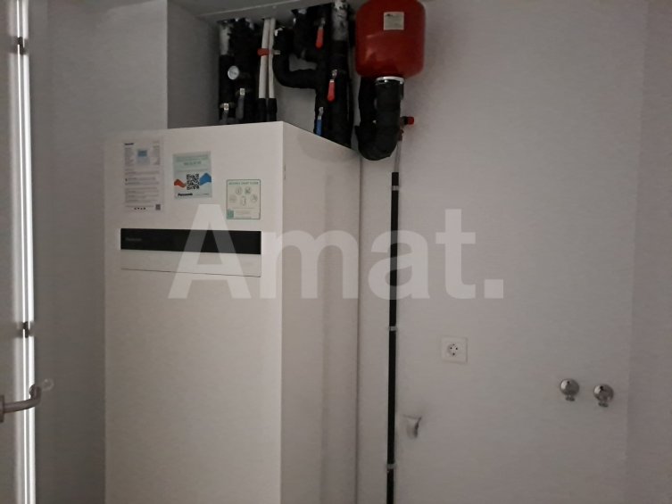JOSEP RICART Large 4-bedroom flat with terrace -18