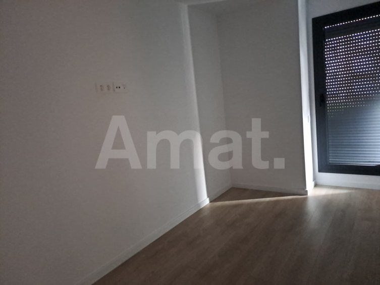 JOSEP RICART Large 4-bedroom flat with terrace -22