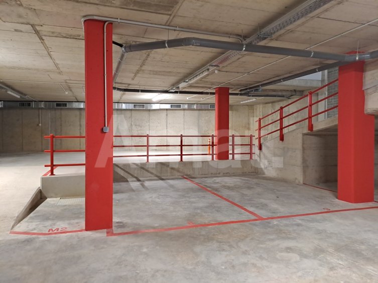 JOSEP RICART Large 4-bedroom flat with terrace -29