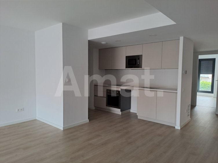 JOSEP RICART Large 4-bedroom flat with terrace -6