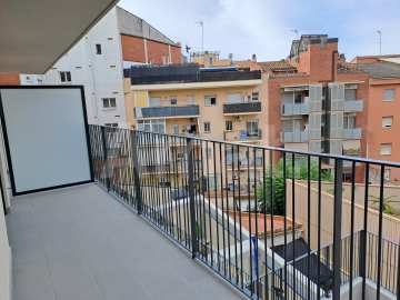 JOSEP RICART Large 4-bedroom flat with terrace -11