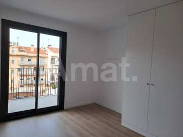 JOSEP RICART Large 4-bedroom flat with terrace -14