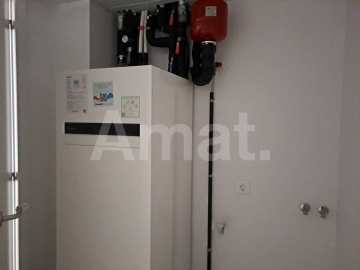 JOSEP RICART Large 4-bedroom flat with terrace -18