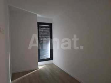JOSEP RICART Large 4-bedroom flat with terrace -21