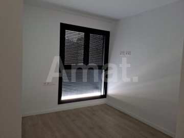 JOSEP RICART Large 4-bedroom flat with terrace -27