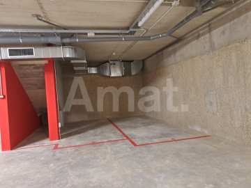 JOSEP RICART Large 4-bedroom flat with terrace -28