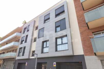 Gran piso nuevo con 4 dormitorios y terraza -33