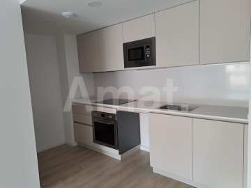 JOSEP RICART Large 4-bedroom flat with terrace -4