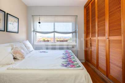 Acollidor i lluminós àtic-estudi amb vistes, al centre -24