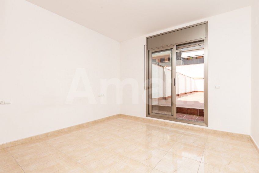 Planta baixa amb pati -17