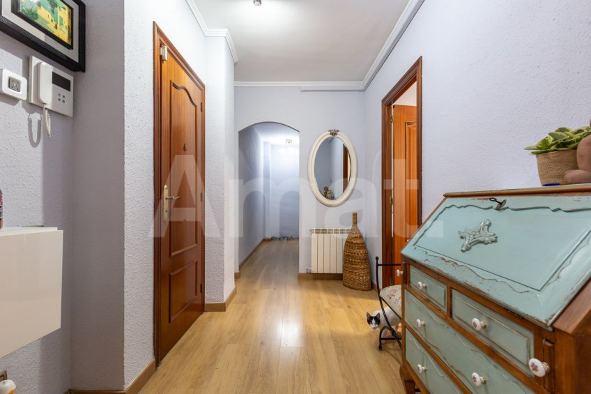 Piso con 4 amplias habitaciones y perfecta ubicación -26