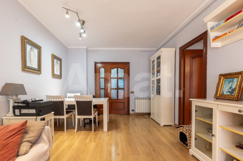 Piso con 4 amplias habitaciones y perfecta ubicación -7