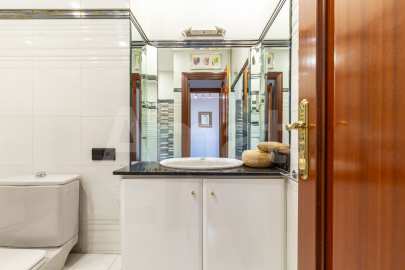 Piso con 4 amplias habitaciones y perfecta ubicación -12