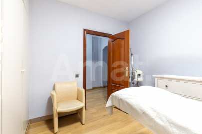 Piso con 4 amplias habitaciones y perfecta ubicación -19