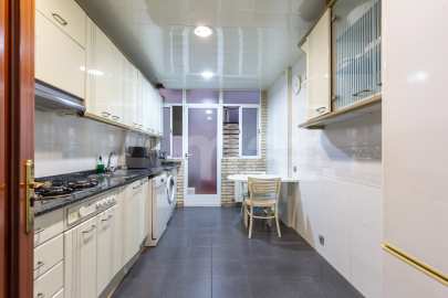 Piso con 4 amplias habitaciones y perfecta ubicación -2