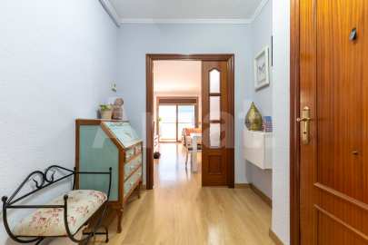 Piso con 4 amplias habitaciones y perfecta ubicación -28