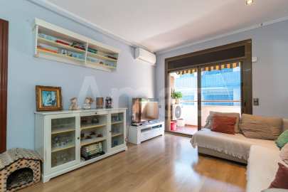 Piso con 4 amplias habitaciones y perfecta ubicación -9