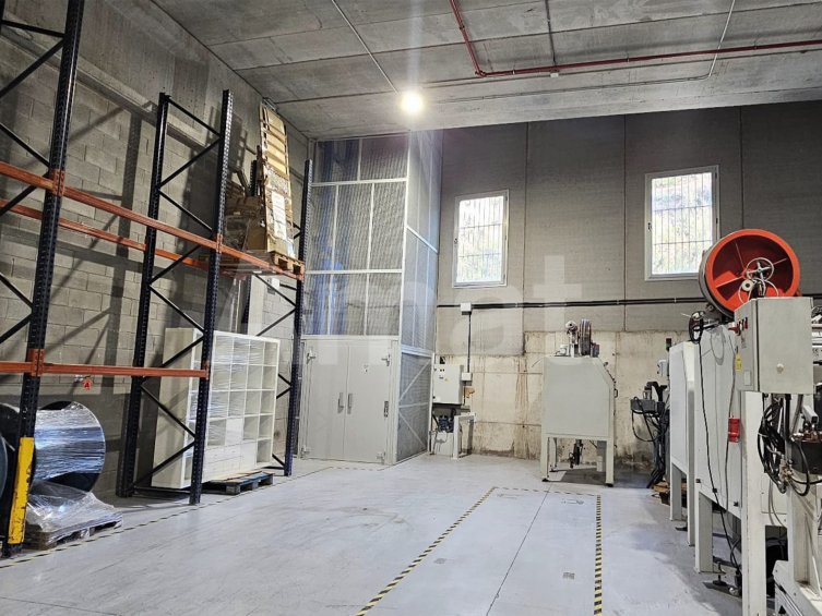 Industrial warehouse for rent in the Les Grases Industrial Estate, Sant Feliu de Llobregat -5