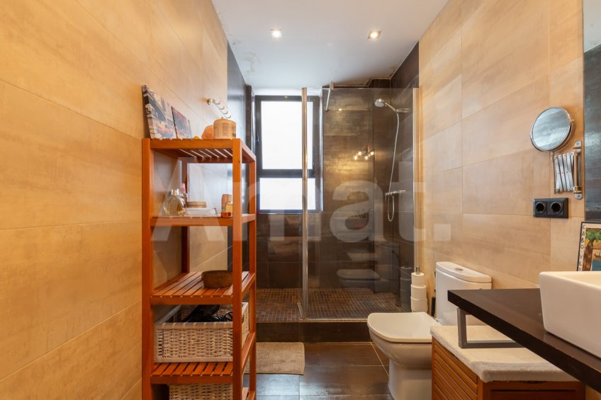 Pis reformat amb vistes al clot -15