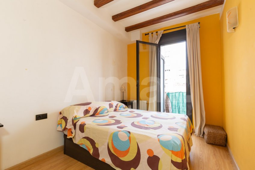 Pis reformat amb vistes al clot -17