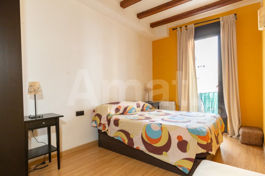 Pis reformat amb vistes al clot -18