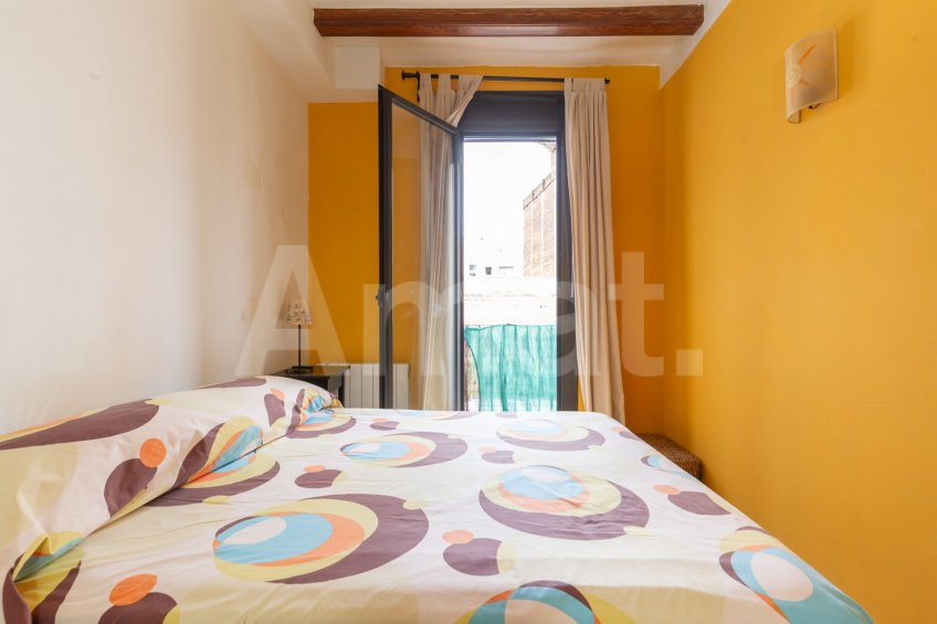 Pis reformat amb vistes al clot -19