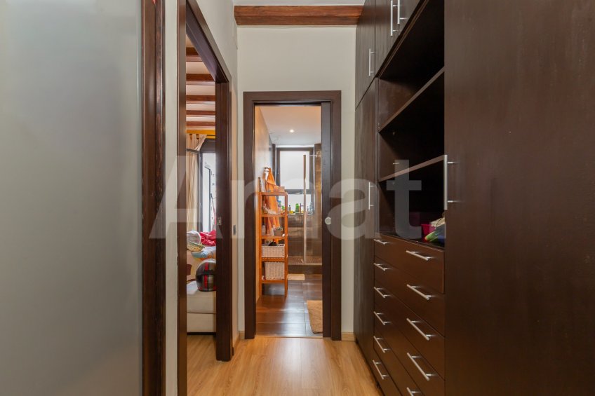 Pis reformat amb vistes al clot -23