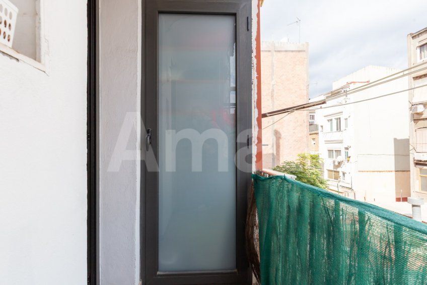 Pis reformat amb vistes al clot -25