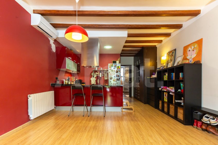 Pis reformat amb vistes al clot -8