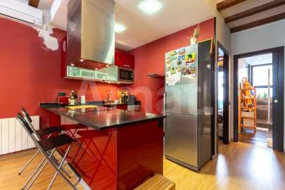 Pis reformat amb vistes al clot -11